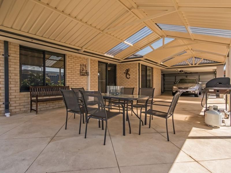 9 Zaragoza Drive, Port Kennedy WA 6172