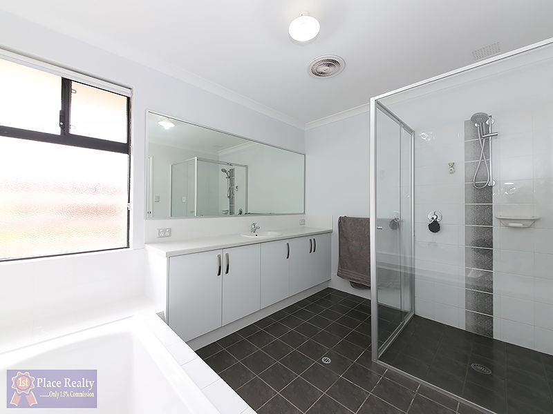 17 Wodalla Parade, Byford WA 6122