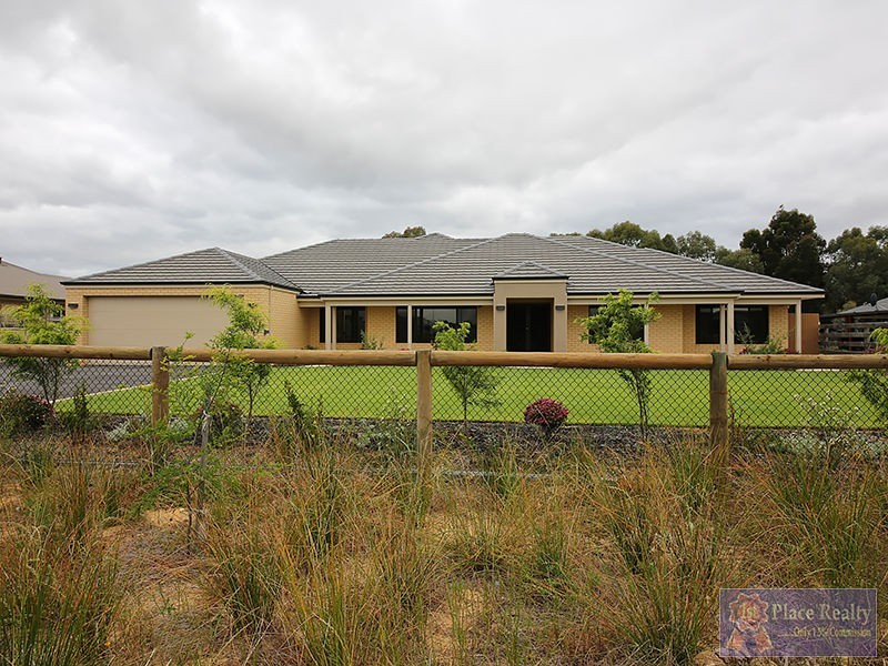 17 Wodalla Parade, Byford WA 6122