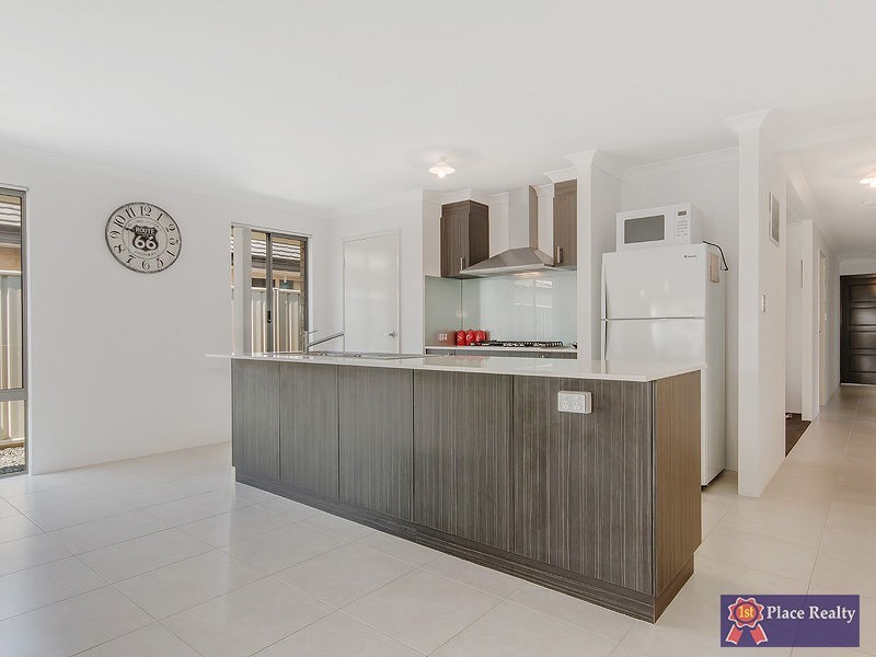 14 Narloo Way, Golden Bay WA 6174