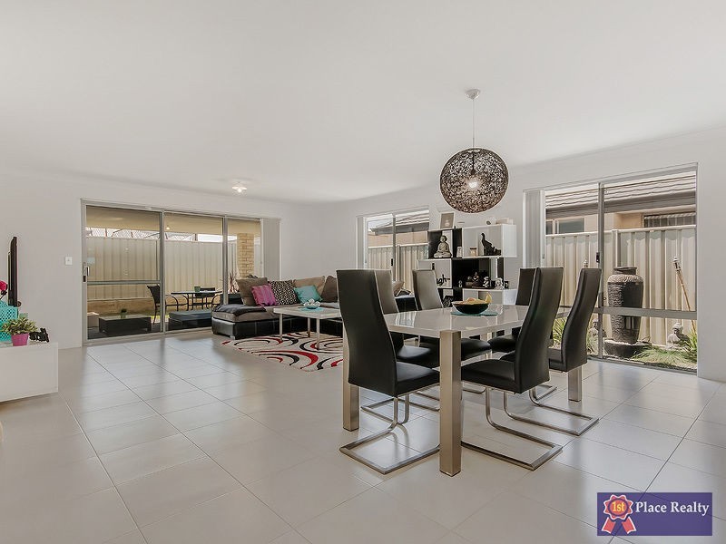 14 Narloo Way, Golden Bay WA 6174