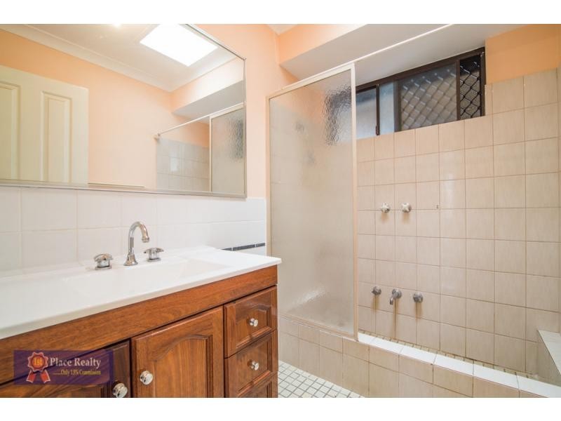 11 Elliot Place, Thornlie WA 6108