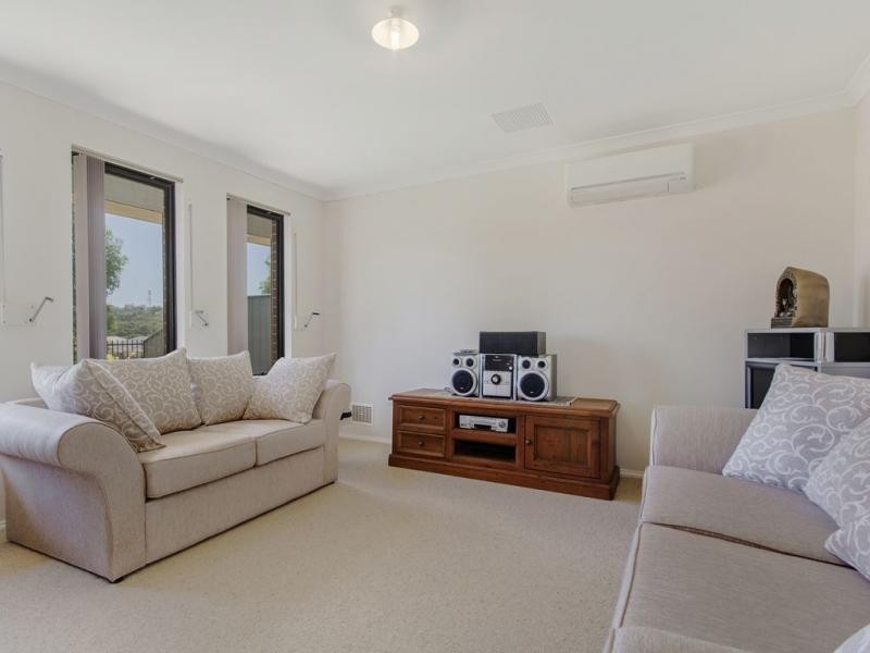 32 Kingaroy Drive, Baldivis WA 6171