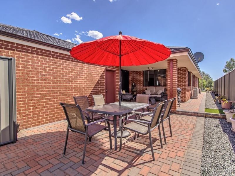 32 Kingaroy Drive, Baldivis WA 6171