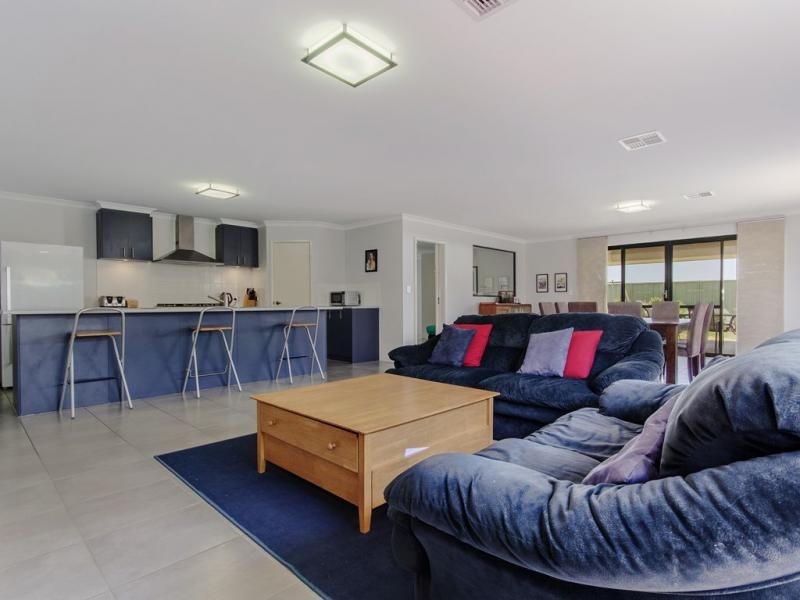 18 Mountain Cove, Baldivis WA 6171