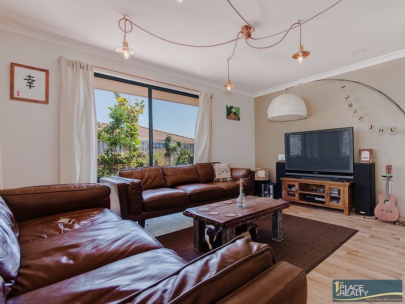 32 Vancouver Circle, Waikiki WA 6169