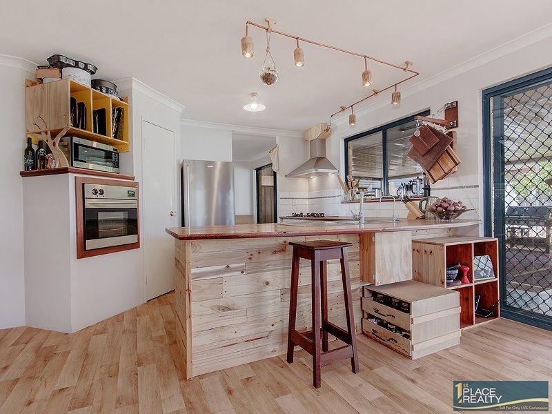 32 Vancouver Circle, Waikiki WA 6169