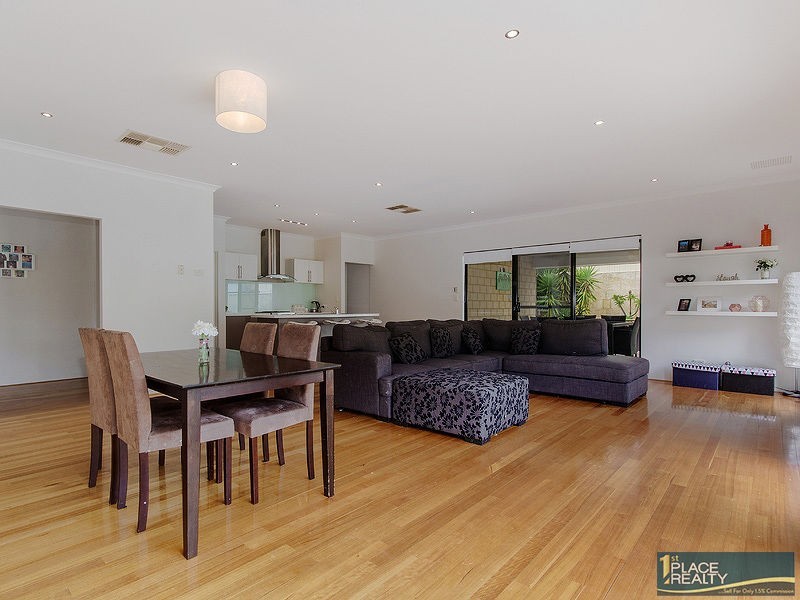 87 Warburton Trail, Lakelands WA 6180