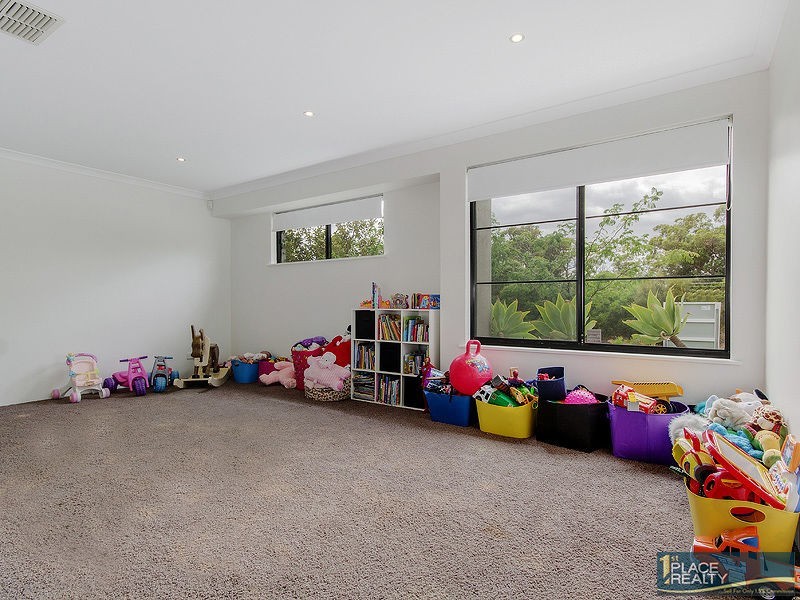 87 Warburton Trail, Lakelands WA 6180