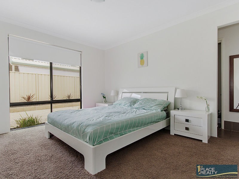 87 Warburton Trail, Lakelands WA 6180