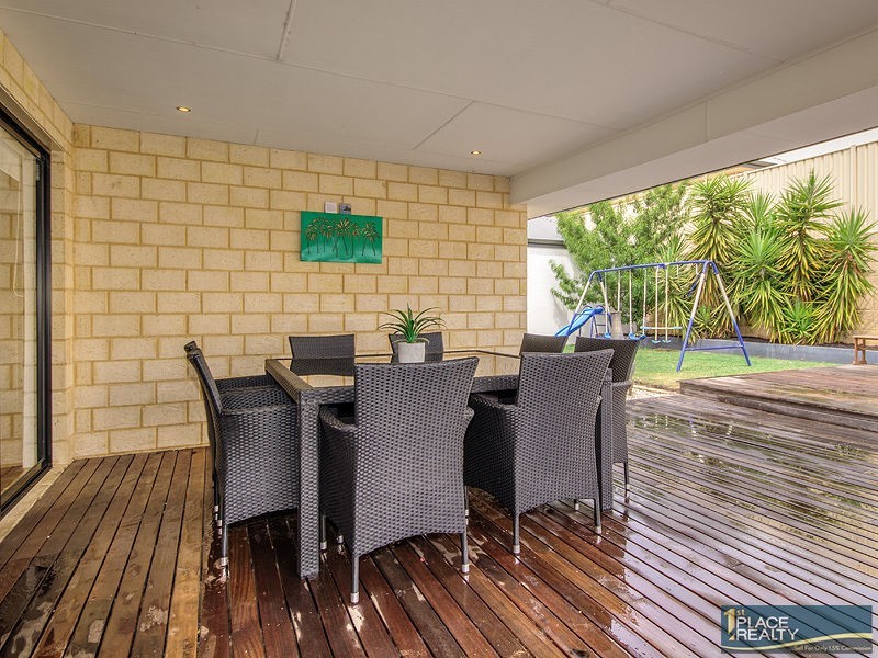 87 Warburton Trail, Lakelands WA 6180