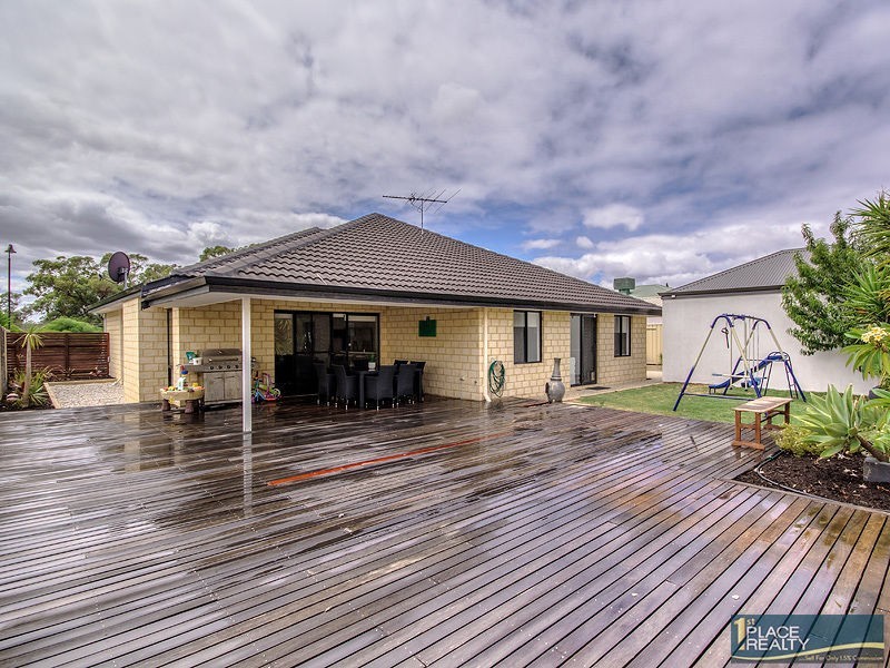 87 Warburton Trail, Lakelands WA 6180