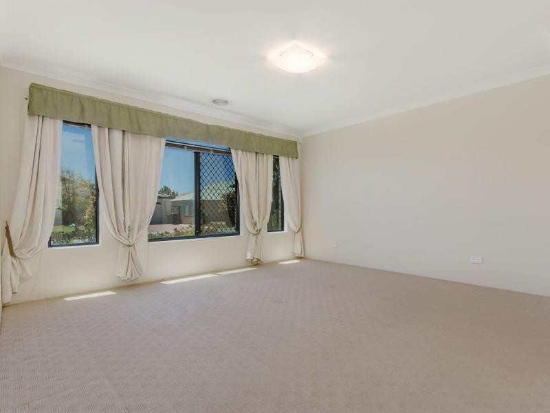 12 Pastrana Crescent, Port Kennedy WA 6172