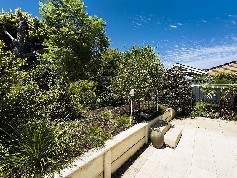 12 Bickford Place, Hamilton Hill WA 6163