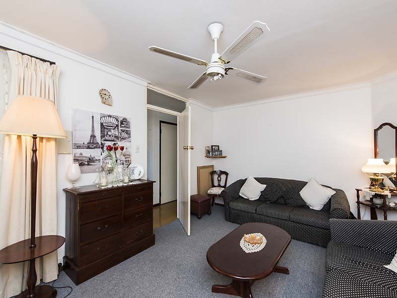 1/2 Corringle Grove, South Lake WA 6164