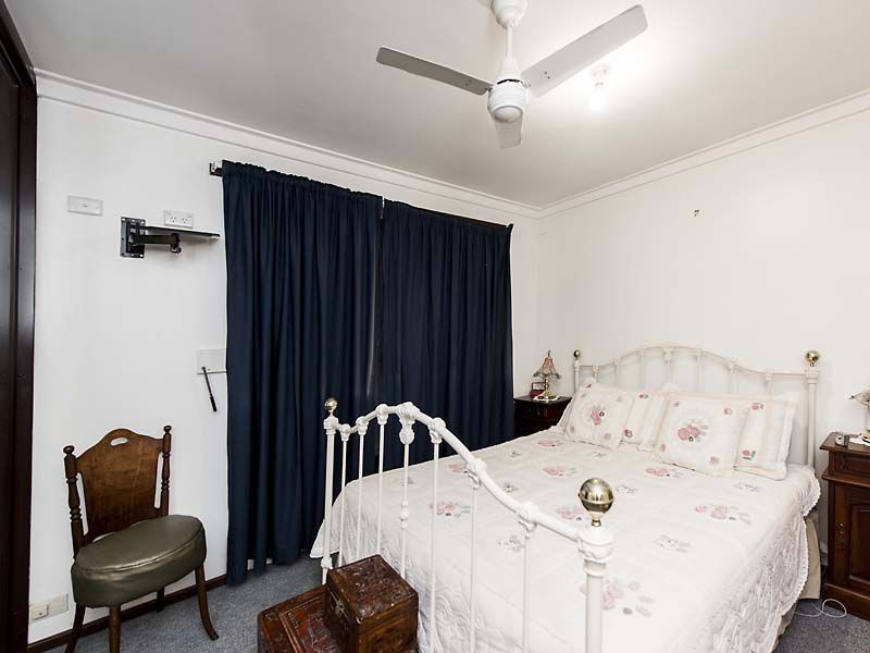 1/2 Corringle Grove, South Lake WA 6164