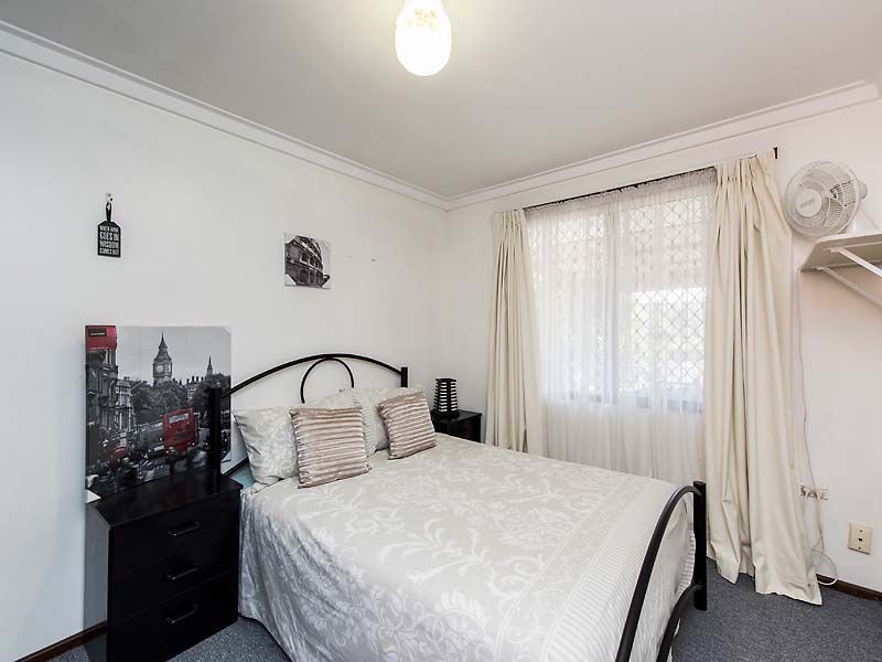 1/2 Corringle Grove, South Lake WA 6164