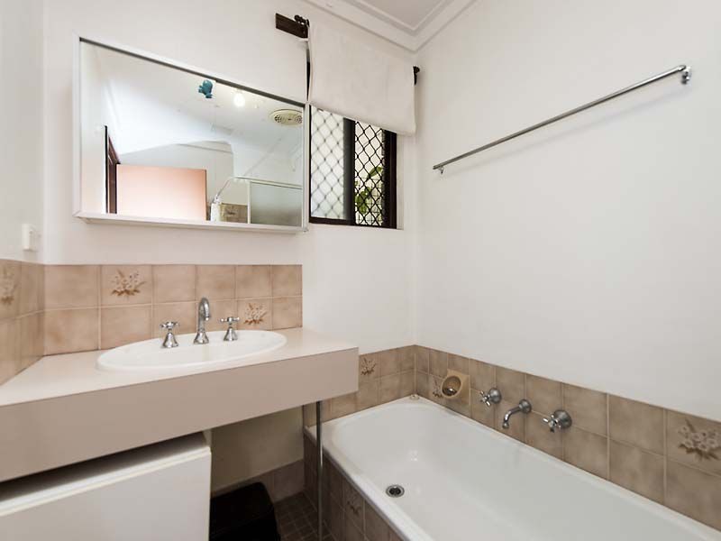 1/2 Corringle Grove, South Lake WA 6164