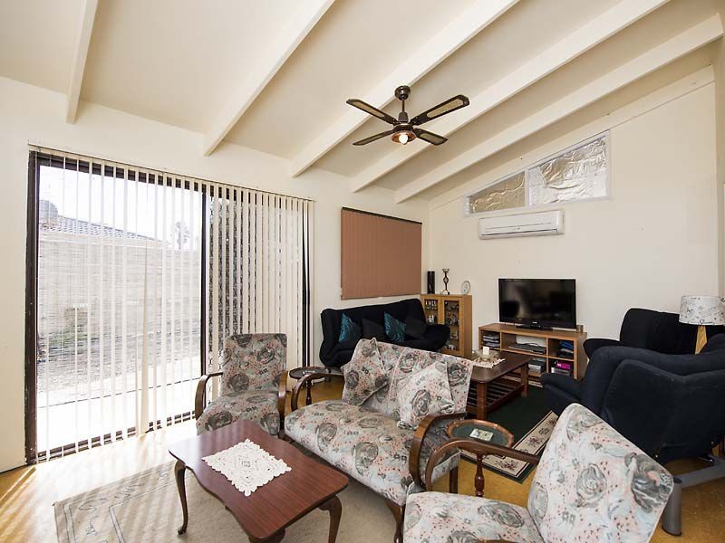 1/2 Corringle Grove, South Lake WA 6164
