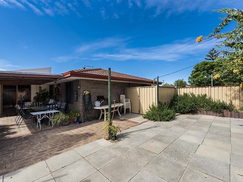 1/2 Corringle Grove, South Lake WA 6164