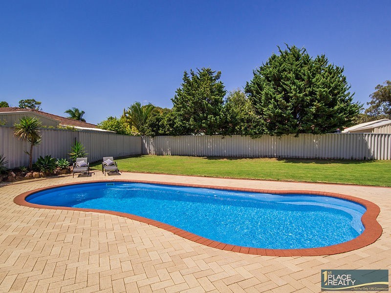 17 Rochester Way, Meadow Springs WA 6210