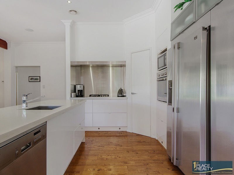 17 Rochester Way, Meadow Springs WA 6210