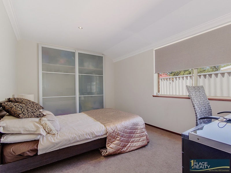 17 Rochester Way, Meadow Springs WA 6210