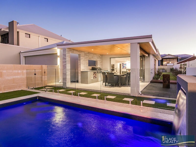 10 Frigate Way, Wannanup WA 6210