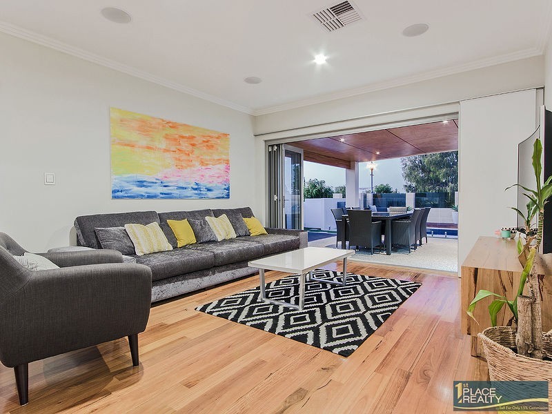 10 Frigate Way, Wannanup WA 6210