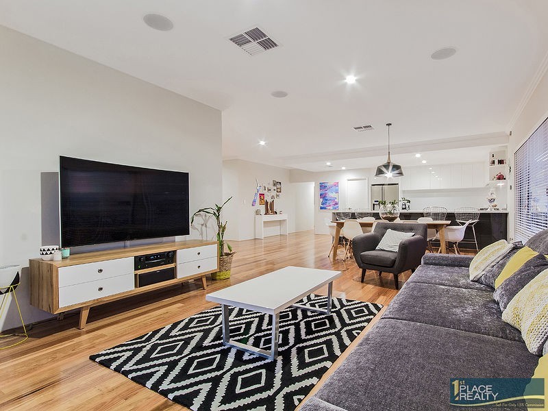 10 Frigate Way, Wannanup WA 6210