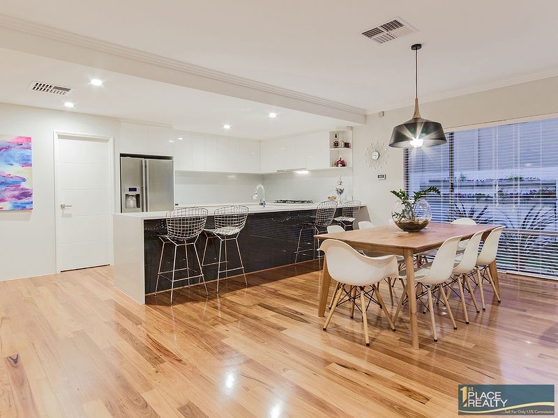 10 Frigate Way, Wannanup WA 6210