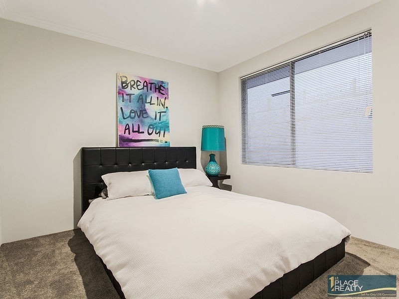 10 Frigate Way, Wannanup WA 6210