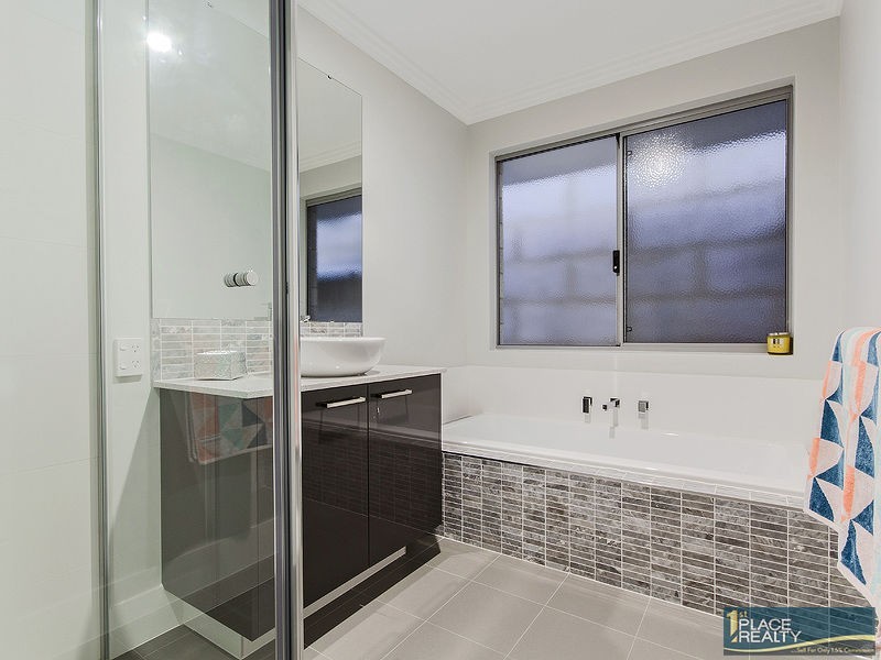 10 Frigate Way, Wannanup WA 6210
