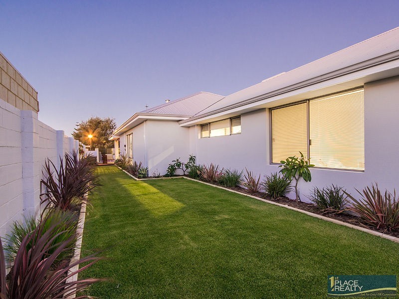 10 Frigate Way, Wannanup WA 6210