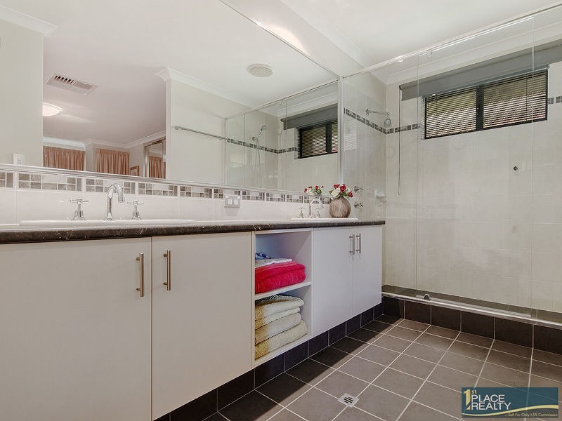 21 Tandure Heights, Lakelands WA 6180