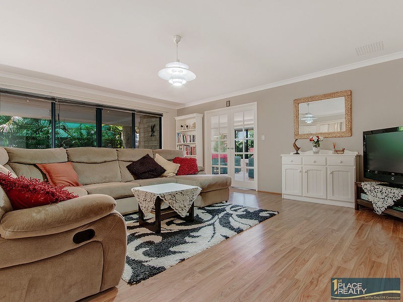 21 Tandure Heights, Lakelands WA 6180