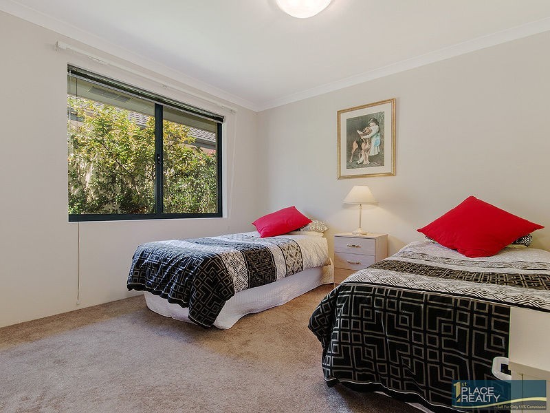 21 Tandure Heights, Lakelands WA 6180