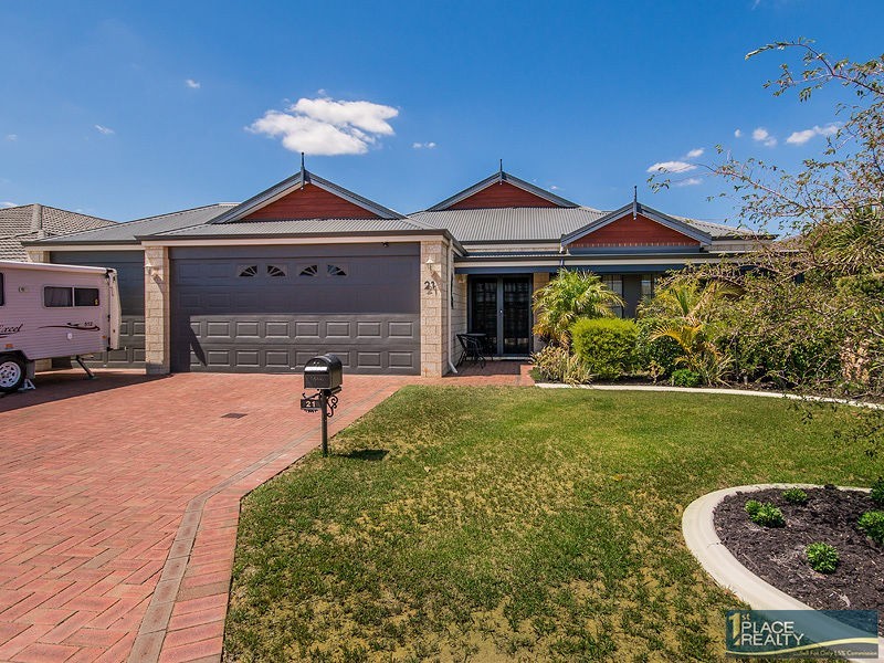 21 Tandure Heights, Lakelands WA 6180