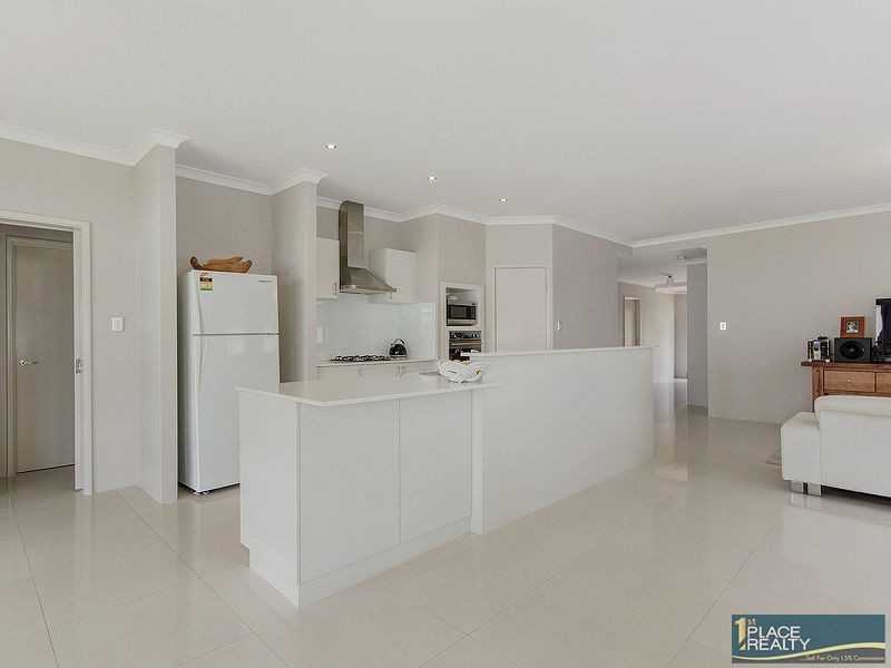 27 Jester Parkway, Meadow Springs WA 6210