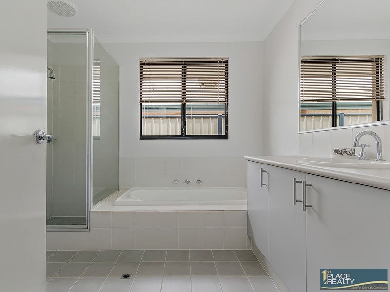 27 Jester Parkway, Meadow Springs WA 6210