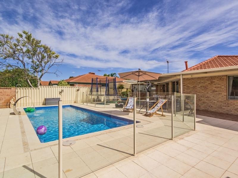 27 Cumberland Way, Waikiki WA 6169