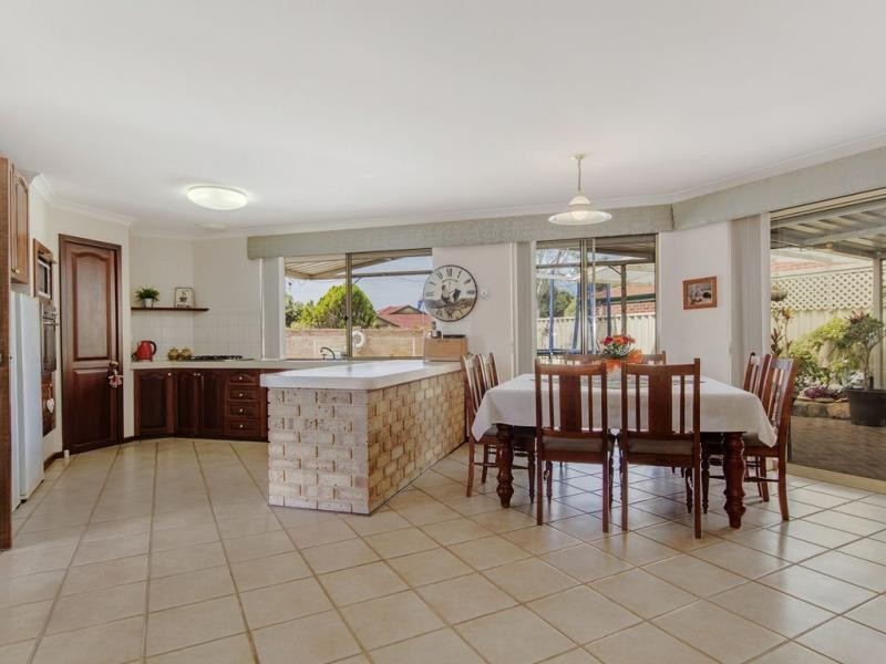 27 Cumberland Way, Waikiki WA 6169