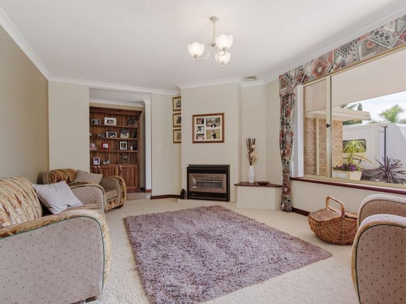 27 Cumberland Way, Waikiki WA 6169