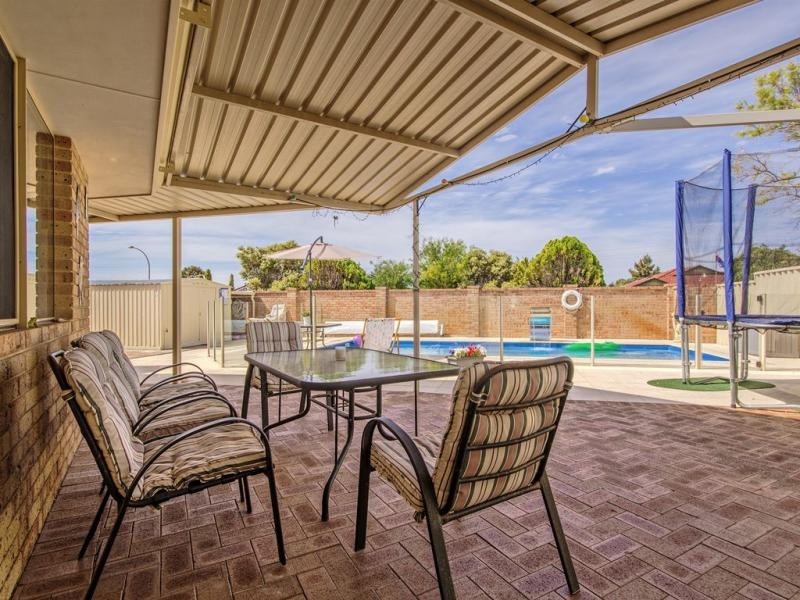 27 Cumberland Way, Waikiki WA 6169