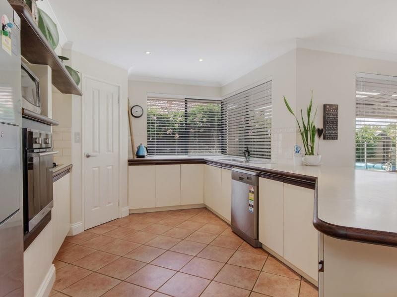 24 Rochefort Retreat, Port Kennedy WA 6172