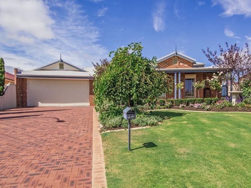 24 Rochefort Retreat, Port Kennedy WA 6172