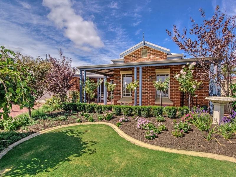 24 Rochefort Retreat, Port Kennedy WA 6172