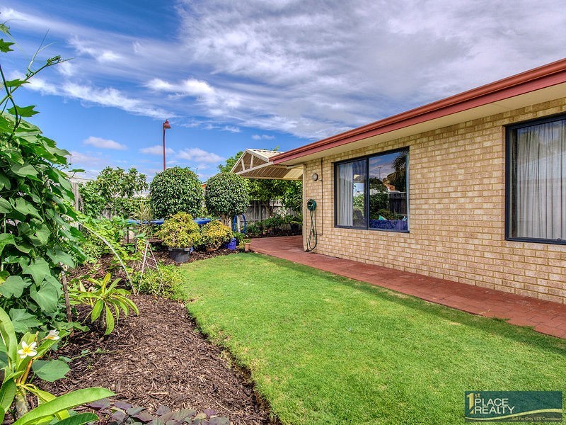 7 Tyneside Loop, Meadow Springs WA 6210