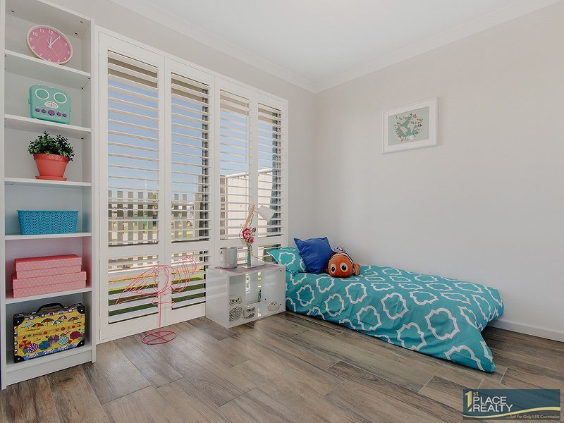 33 Tallering Way, Golden Bay WA 6174