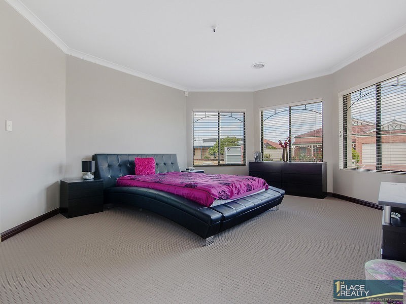 19 Tamar Break, Madora Bay WA 6210